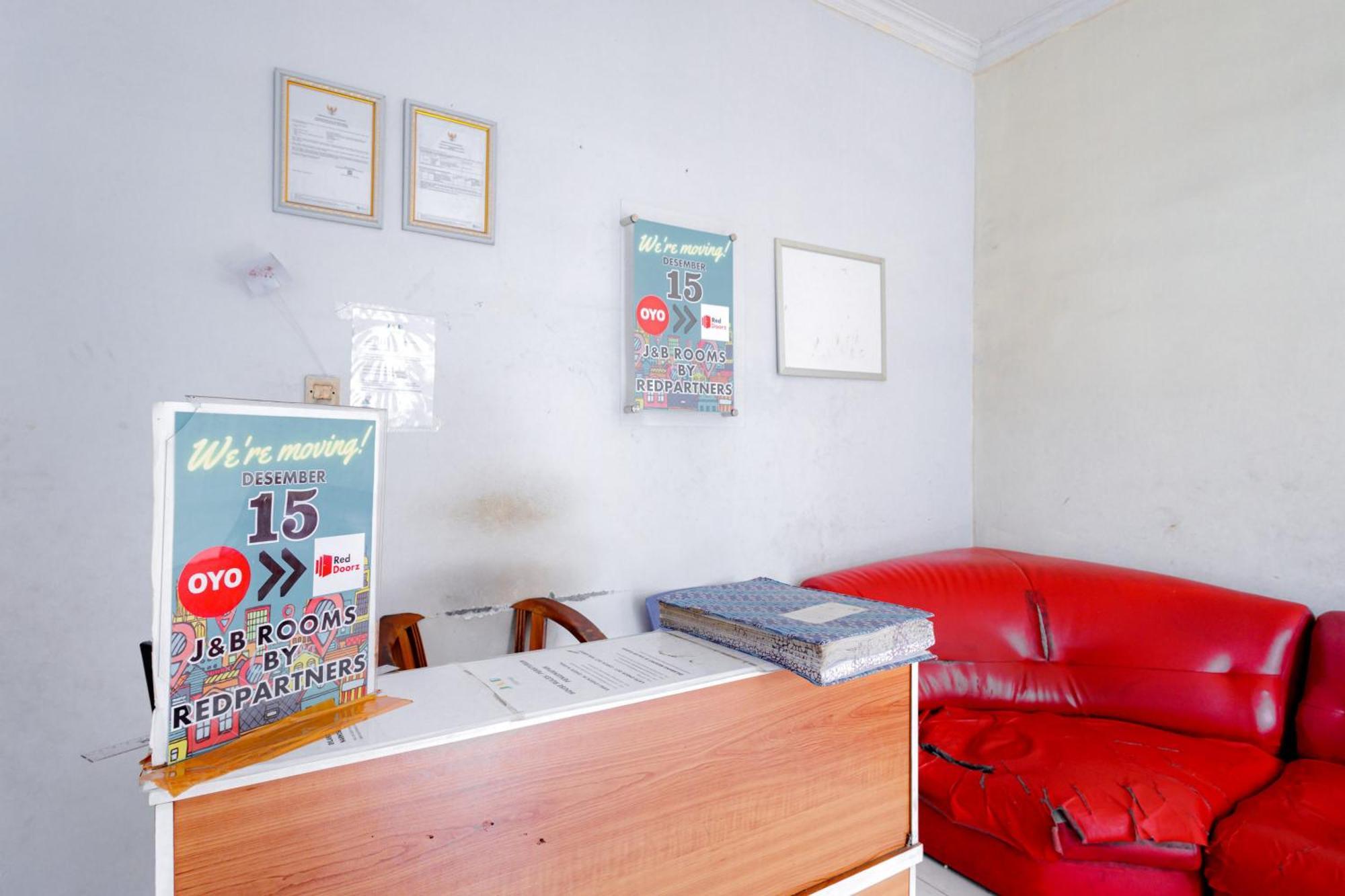 J&B Rooms Tomang Jakarta Mitra Reddoorz Zewnętrze zdjęcie